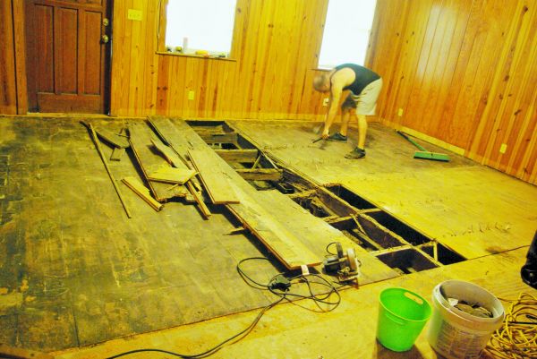 Subfloor Demolition in Gainesville